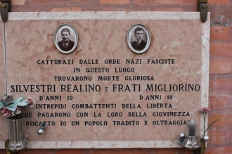 Lapide cimitero Concordia Silvestri Frati