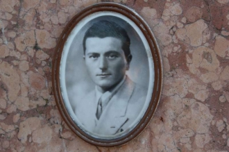 Cippo via Corriera Mondadori Oder